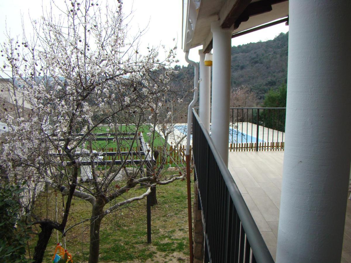 Chalet Con Piscina Y Bbq Para 10 Personas ซาน มาร์่ติน เด วาลเดเกลเซียส ภายนอก รูปภาพ