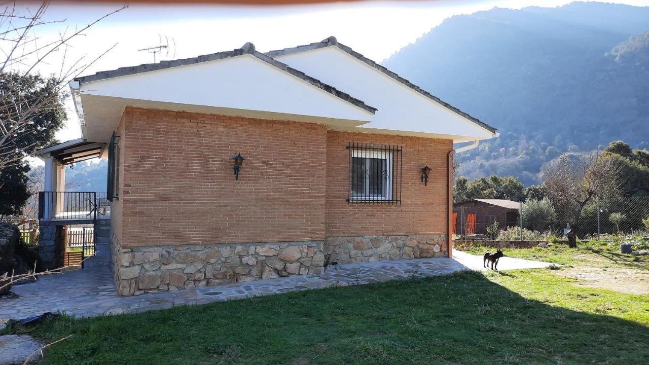 Chalet Con Piscina Y Bbq Para 10 Personas ซาน มาร์่ติน เด วาลเดเกลเซียส ภายนอก รูปภาพ