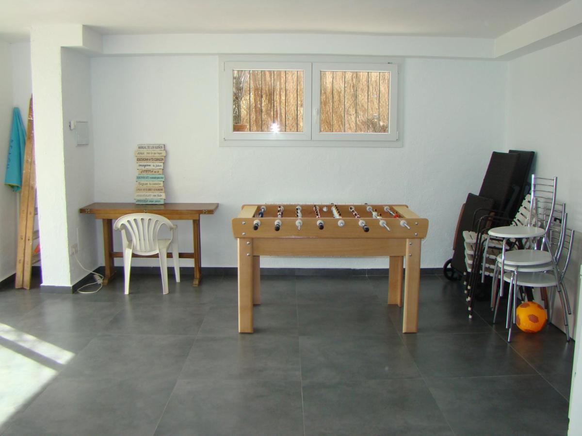 Chalet Con Piscina Y Bbq Para 10 Personas ซาน มาร์่ติน เด วาลเดเกลเซียส ภายนอก รูปภาพ