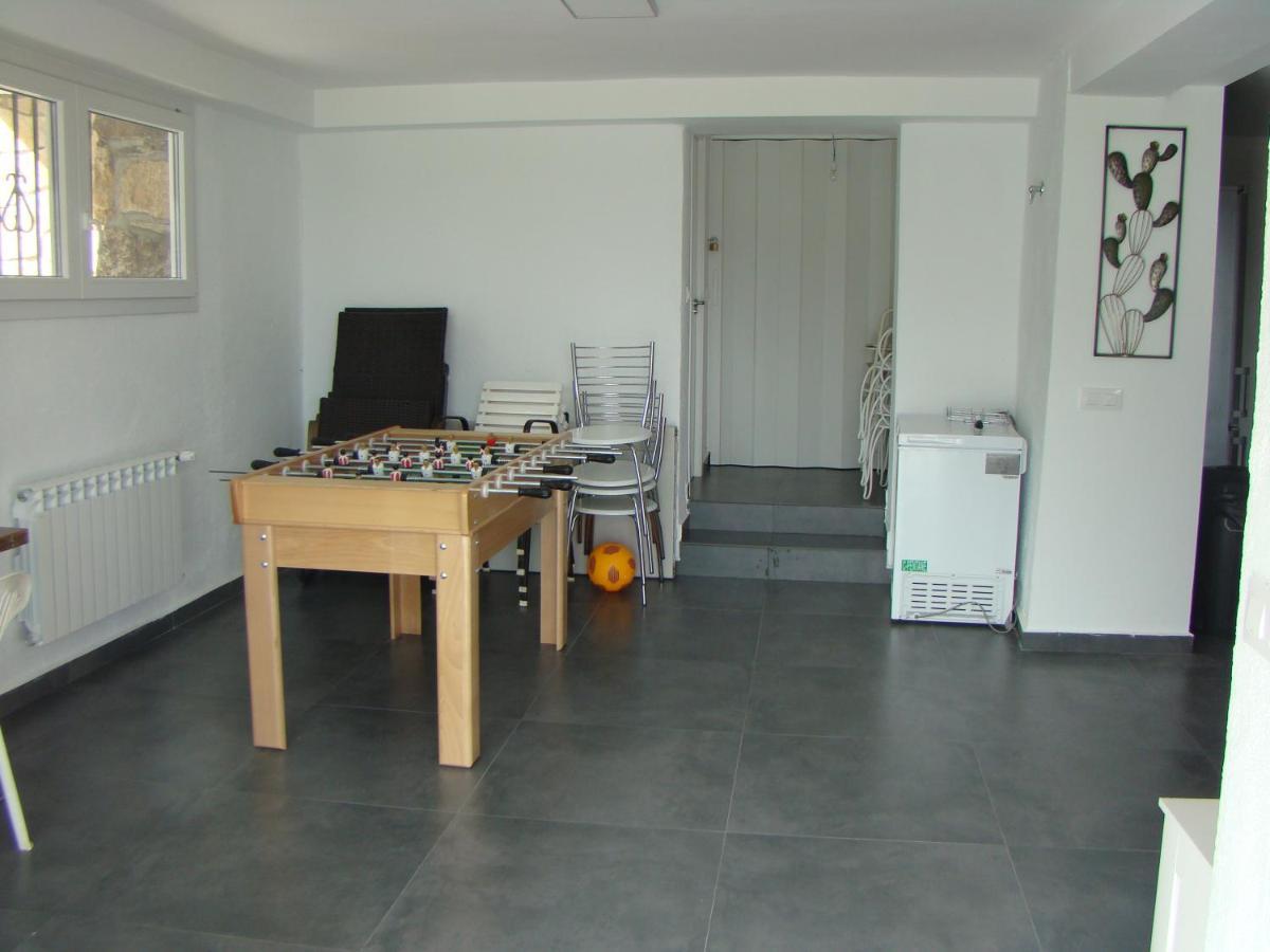 Chalet Con Piscina Y Bbq Para 10 Personas ซาน มาร์่ติน เด วาลเดเกลเซียส ภายนอก รูปภาพ