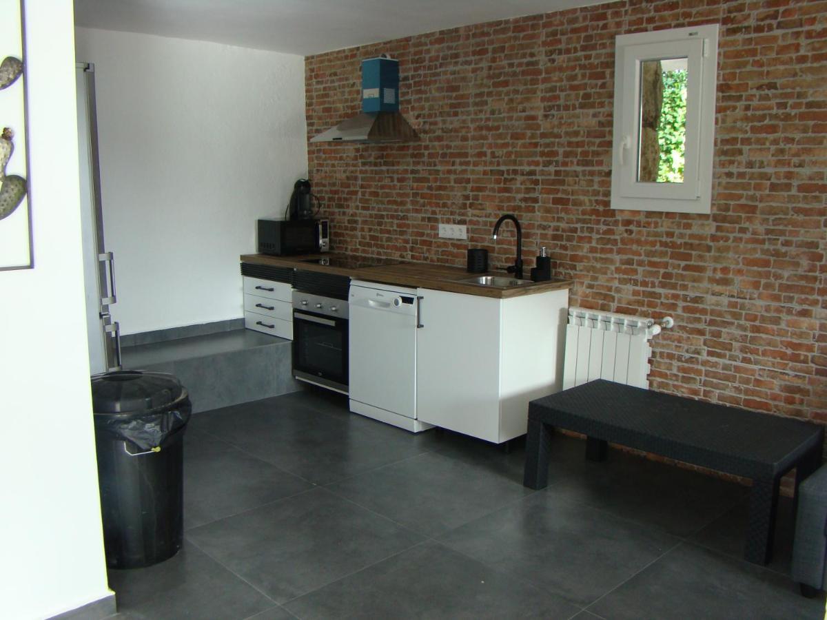 Chalet Con Piscina Y Bbq Para 10 Personas ซาน มาร์่ติน เด วาลเดเกลเซียส ภายนอก รูปภาพ